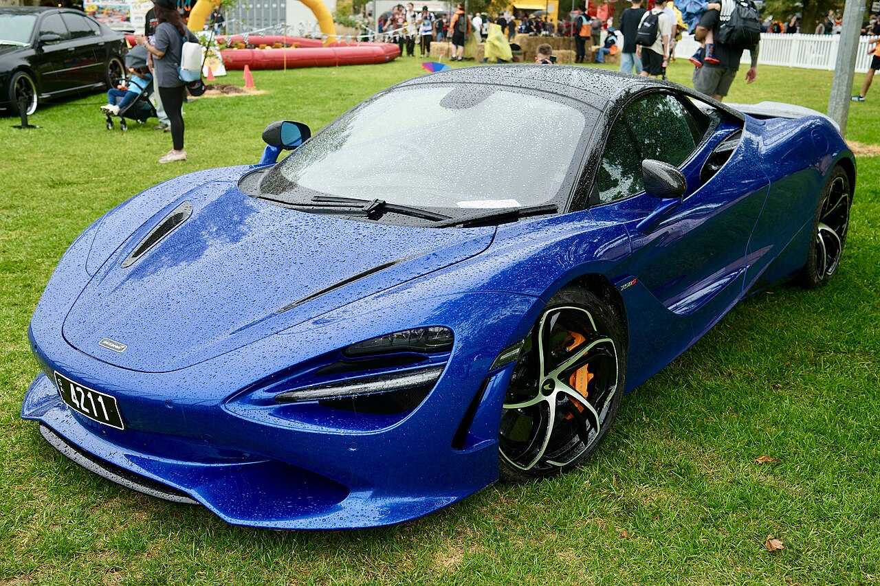 MCLAREN 750S
