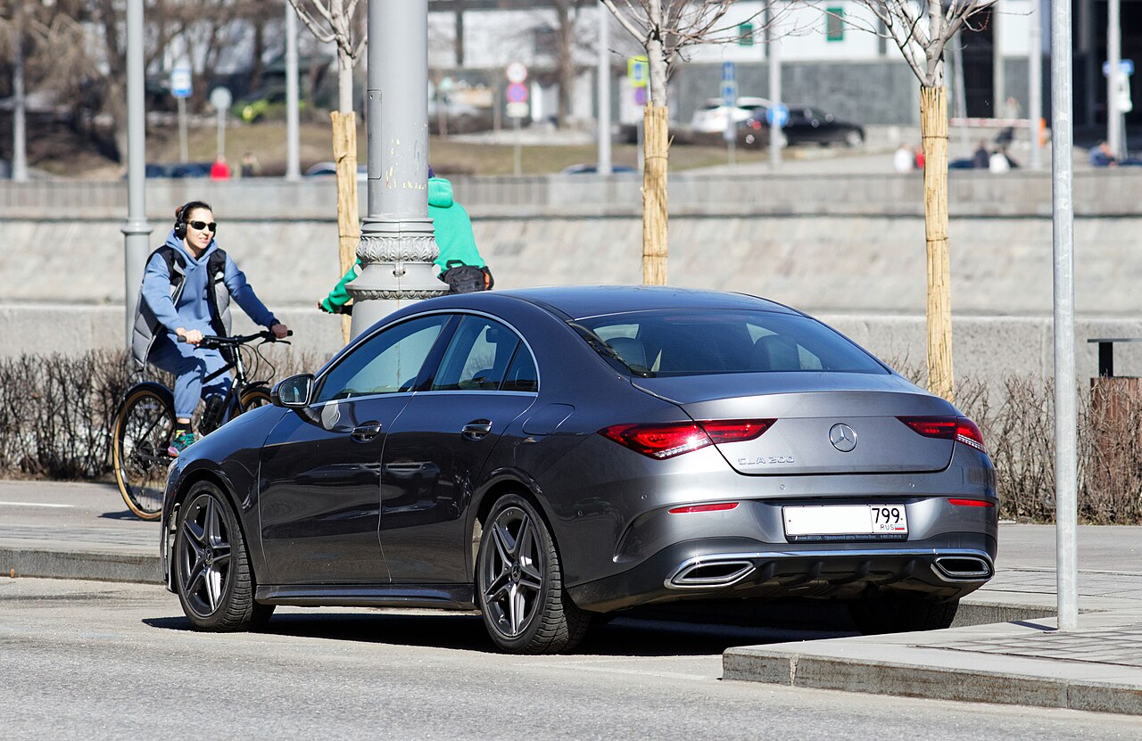 MERCEDES-BENZ CLA200