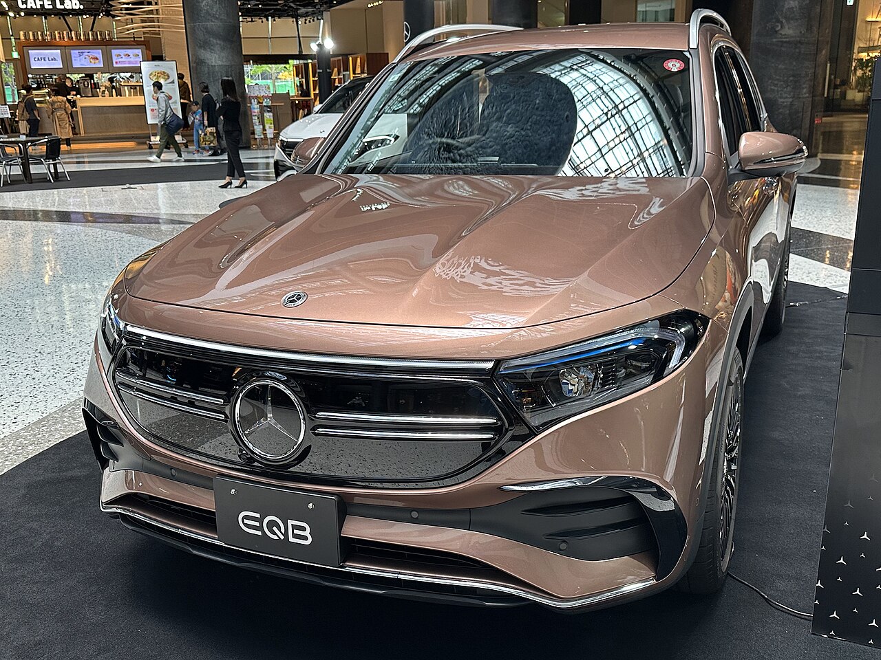 MERCEDES-BENZ EQB250+