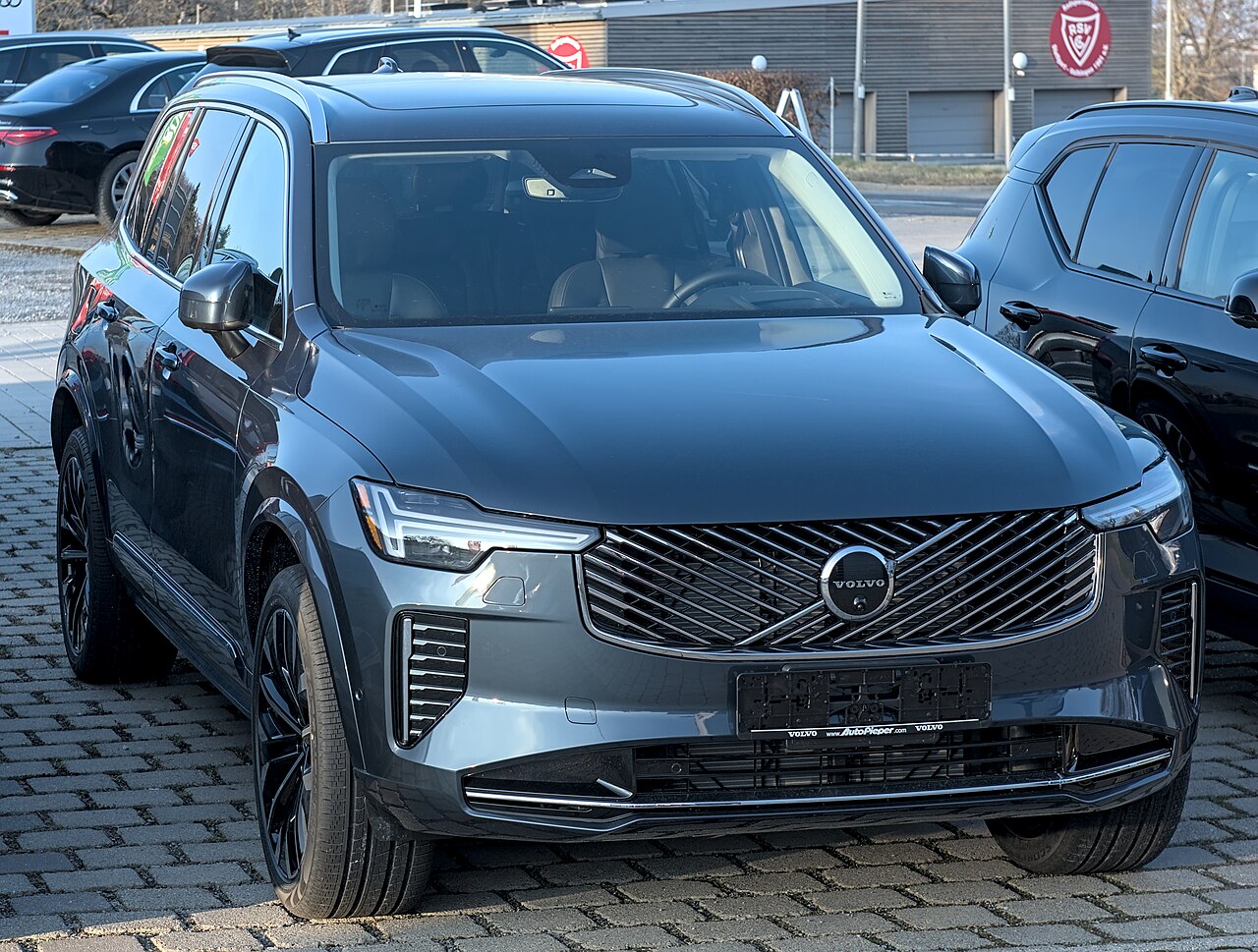 VOLVO XC90