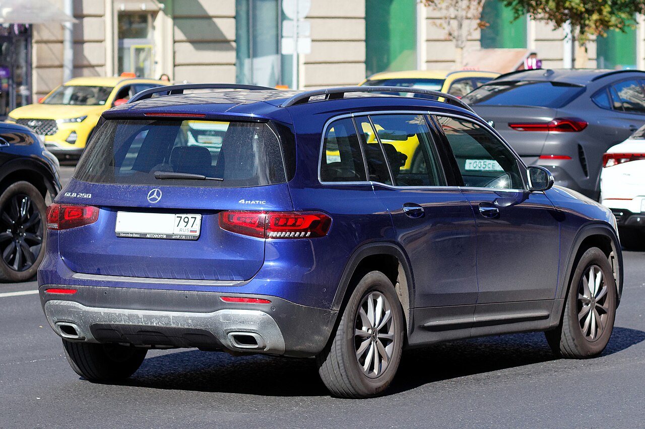 MERCEDES-BENZ GLB250