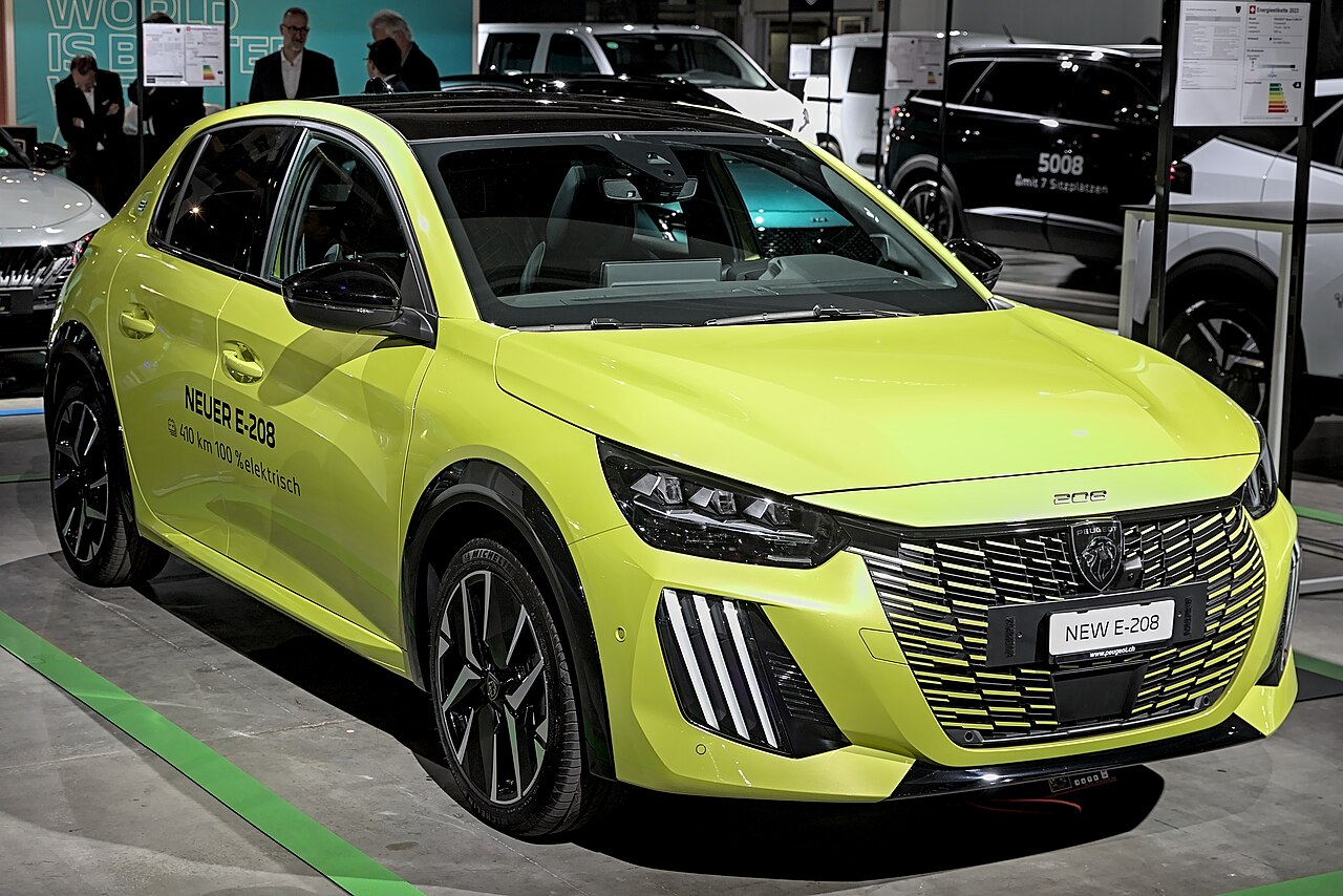 PEUGEOT 208