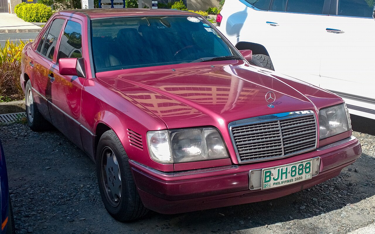 MERCEDES-BENZ E300