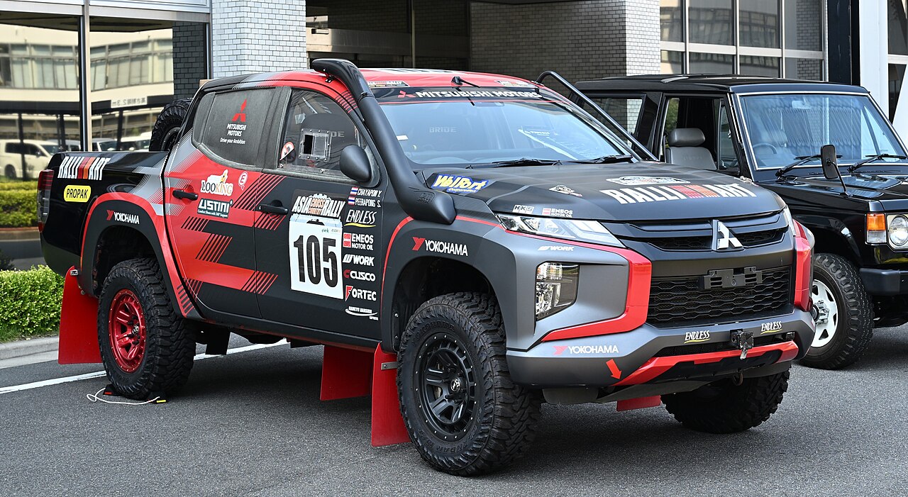 MITSUBISHI Triton