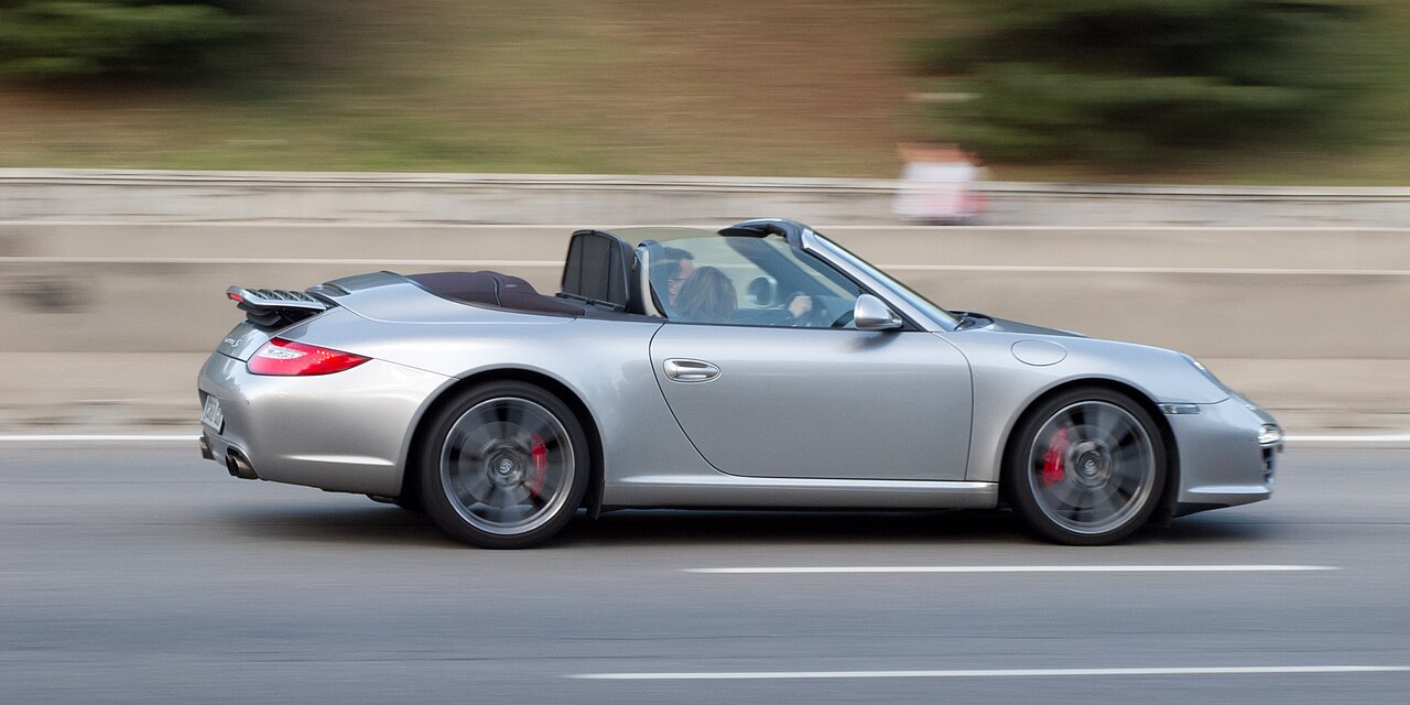 PORSCHE 911