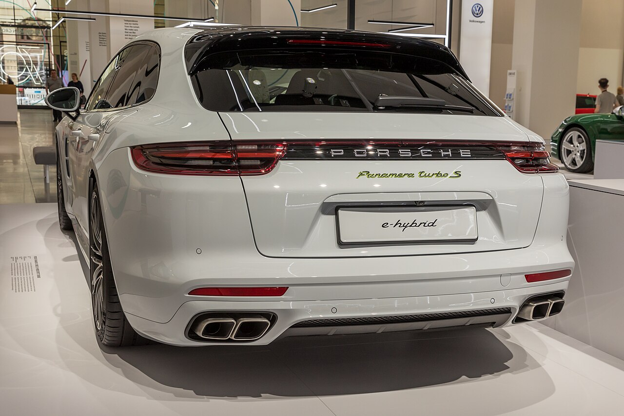 PORSCHE PANAMERA