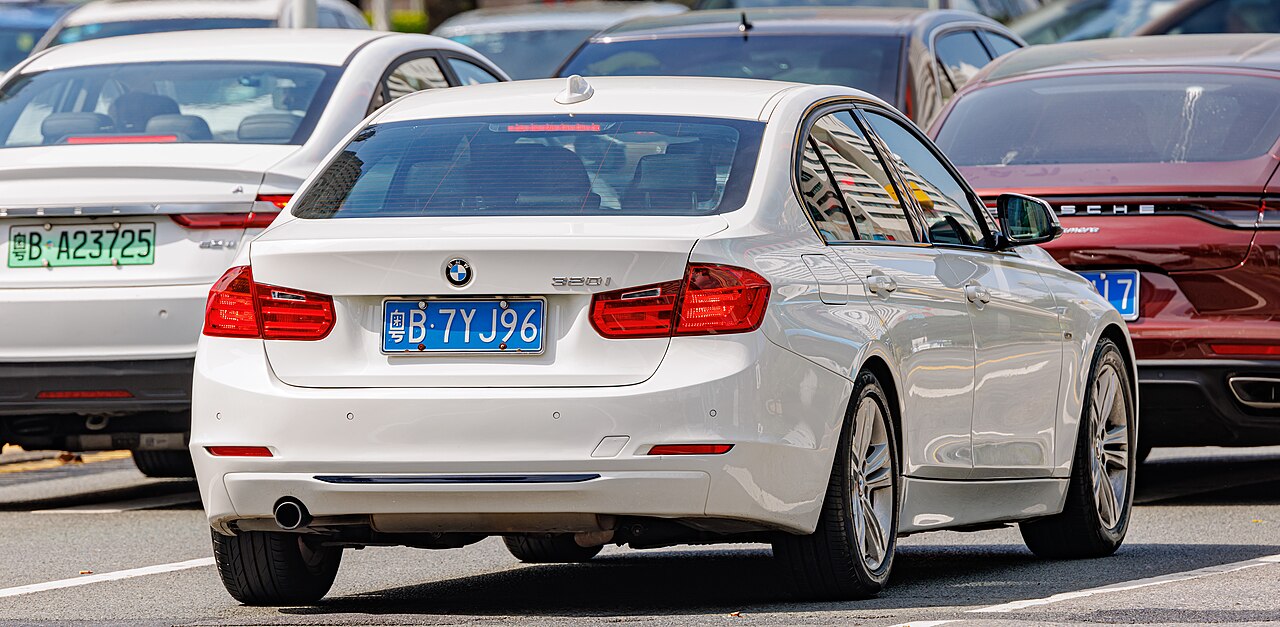 BMW 320i