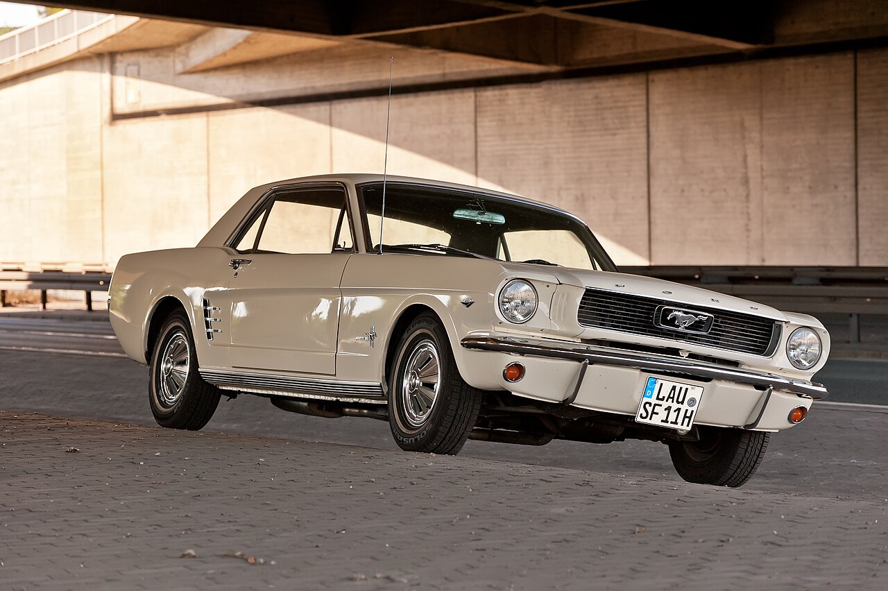 FORD Mustang