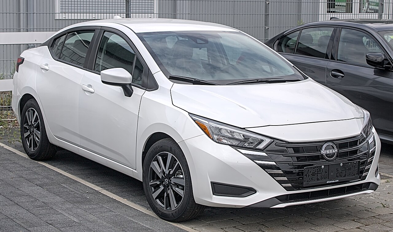 NISSAN Versa