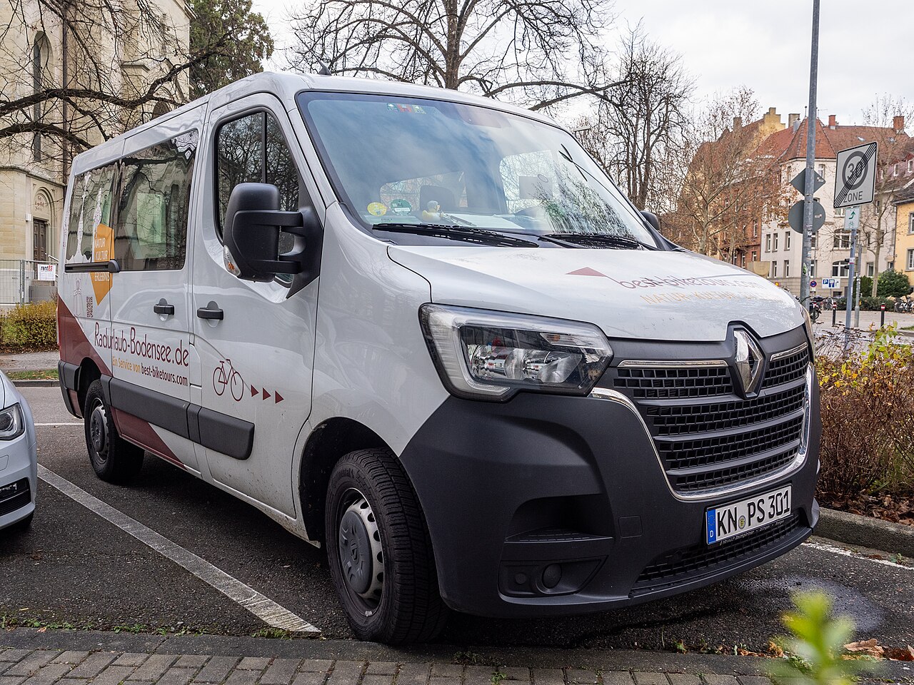 RENAULT MASTER BUS