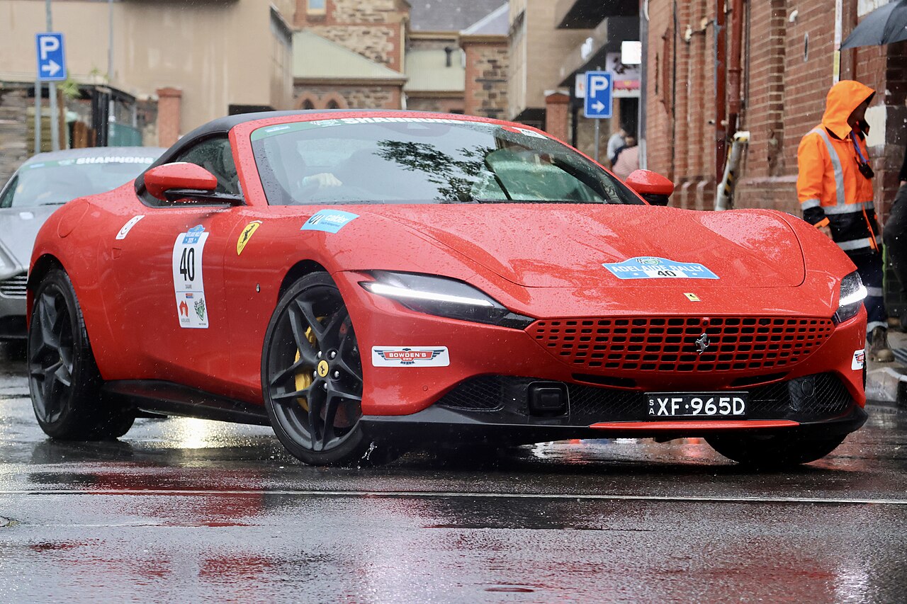 FERRARI ROMA