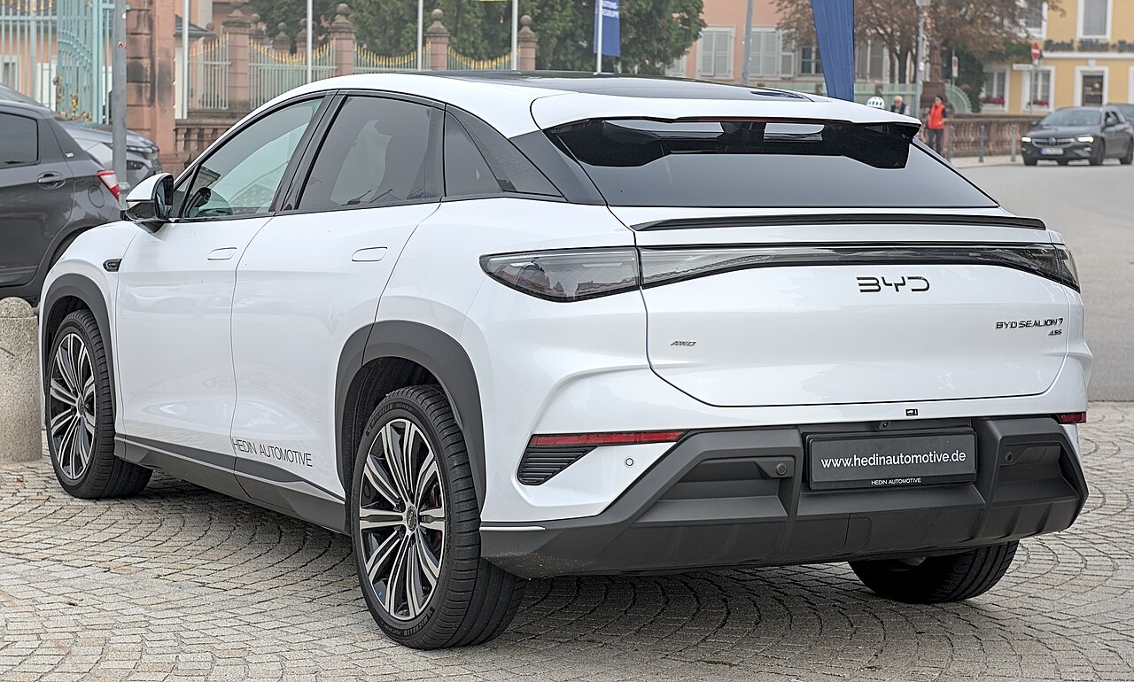 BYD SEALION 7