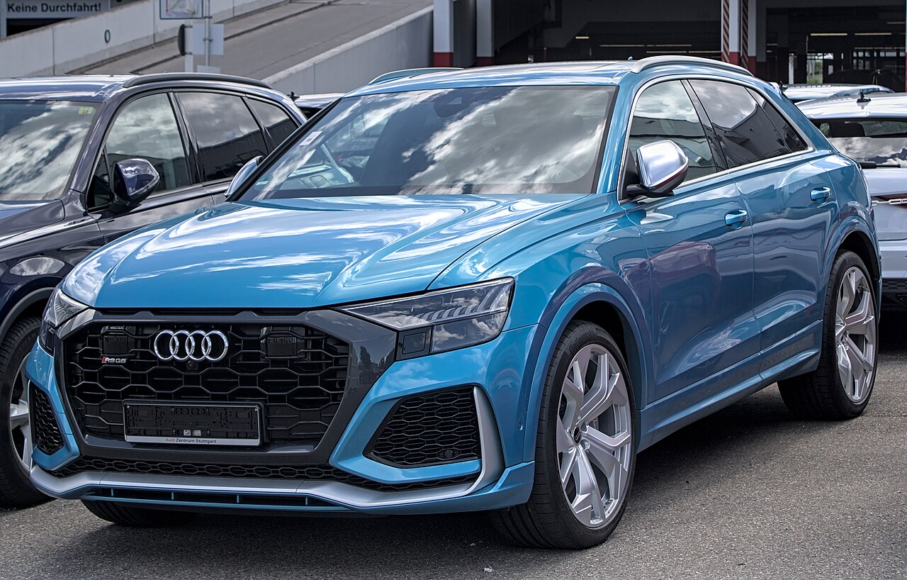 AUDI RSQ8